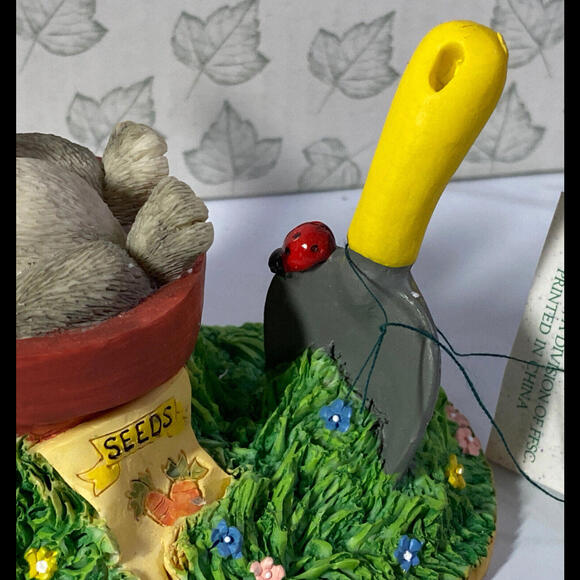 Charming Tails by Dean Griff ~ GARDENING BREAK ~  Bunny In A Flower Pot in Box - Picture 4 of 9